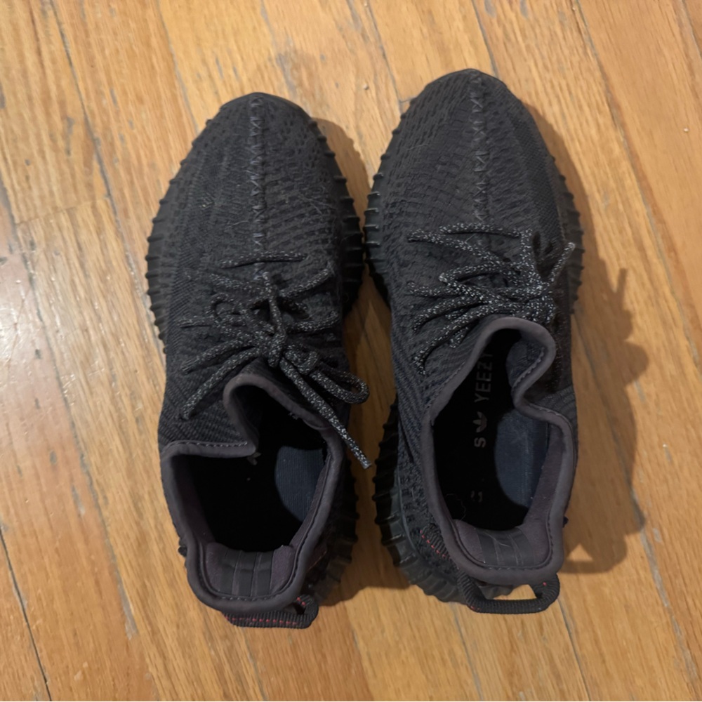 YEEZY BOOST 350 V2 ADULTS black/black/black